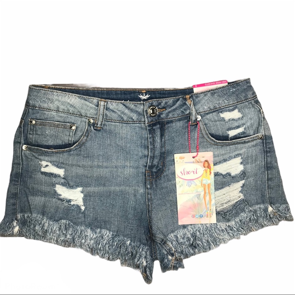 Almost Famous Mid-Rise Frayed Denim Shorts